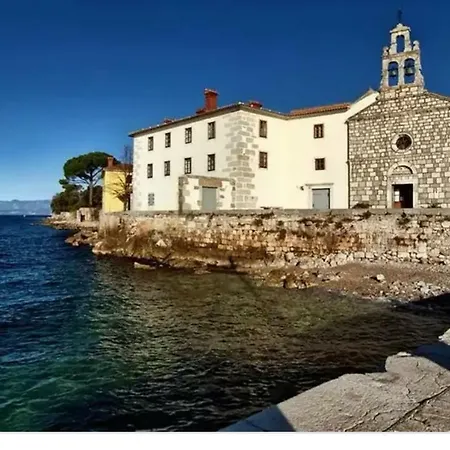 Nicolle アパート *